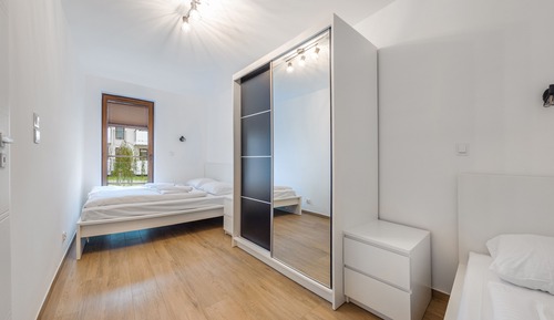 Apartment (8 B)