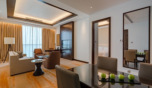 One Bedroom Suite with Lounge Access - City View
