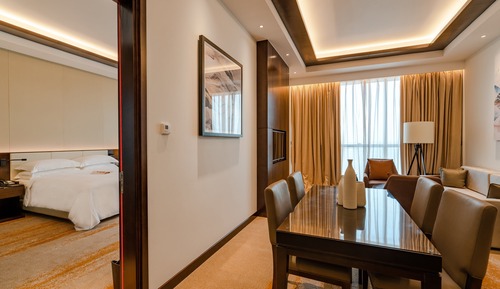One Bedroom Suite with Lounge Access - Sea View