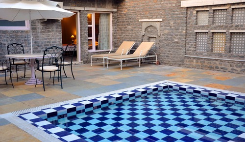 Super Deluxe Room with Shared Pool