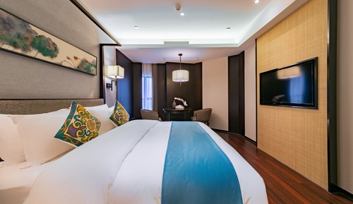 Signature Suite