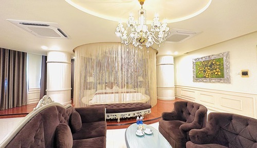 Viet Uc Suite Room