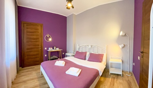 Standard Room, 1 Queen Bed (2)