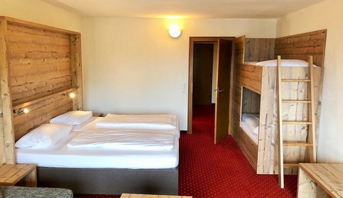 Family Double Room, Multiple Beds, Non Smoking, Mountain View