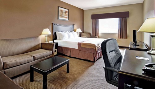 Room, 1 King Bed, Accessible, Non Smoking (Mobility,Hearing,Tub w/Grab Bars)
