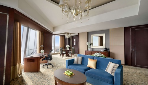 Suite, 1 King Bed (Specialty)