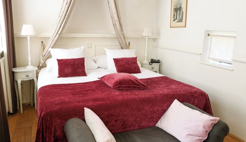 Cozy Romantic Double Room, City View, Ground floor (Room 4, main building)