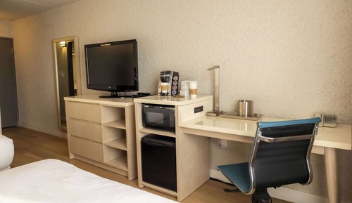 Room, 2 Queen Beds, Non Smoking (Outside Entrance)