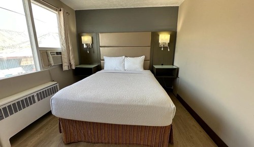 Suite, 1 Queen Bed, Non Smoking, Kitchenette
