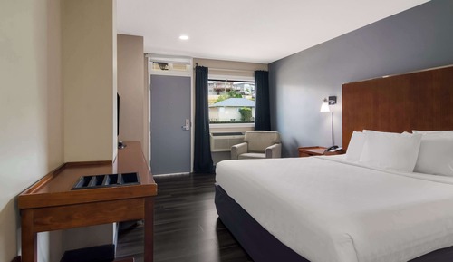 Room, 1 King Bed, Non Smoking