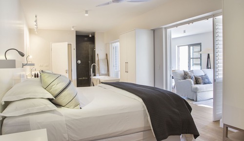 Luxury Suite, Kitchen, Valley View