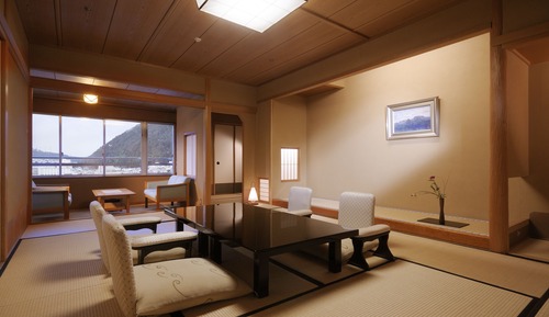 Suite with Tatami Area