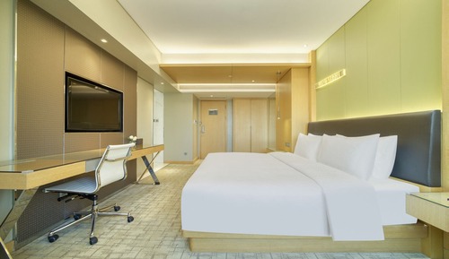 Deluxe King Room