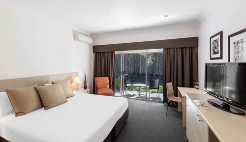 Deluxe King Room