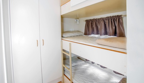 Standard 1 Bedroom Family Cabin-Sleeps 4