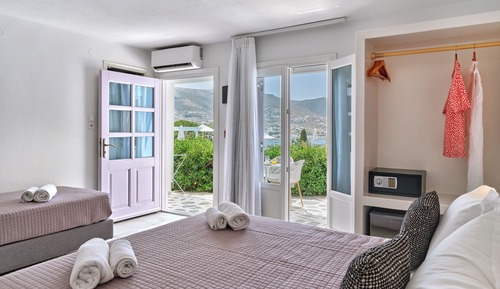 Standard Quadruple Room, Sea View