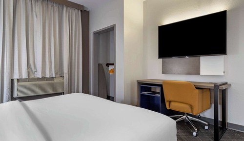 Suite, 1 King Bed with Sofa bed, Accessible, Non Smoking