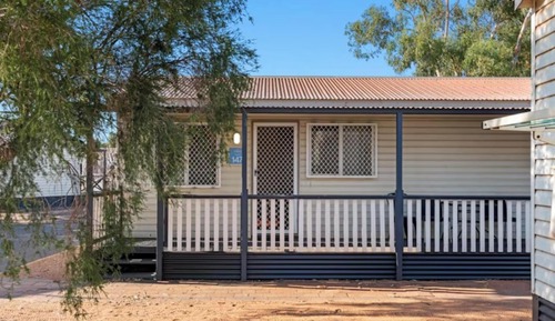 Superior 2 Bedroom Cabin - Sleeps 6