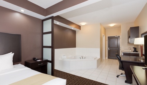 Suite, one room with 1 king bed, Jacuzzi tub, non smoking