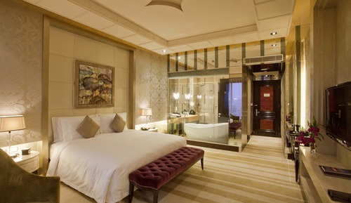 Deluxe King Room with City View