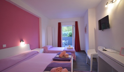 Classic Triple Room, Multiple Beds, Balcony, Garden View