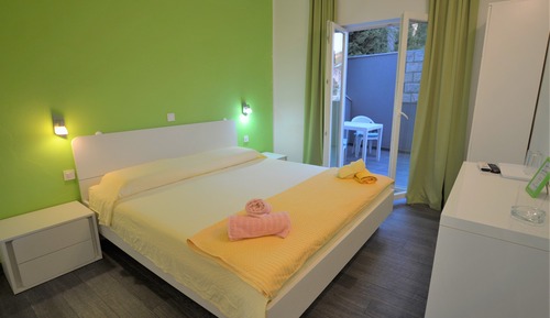 Romantic Studio, 1 Double Bed, Terrace, Garden View