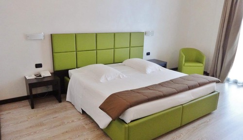 Standard Double Room ground/mezzanine floor (double entrance with stairs into the room)