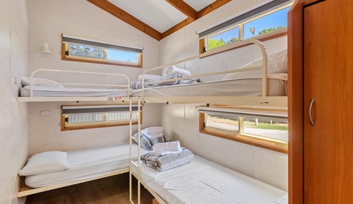 Superior 2 Bedroom Cabin - Sleeps 6