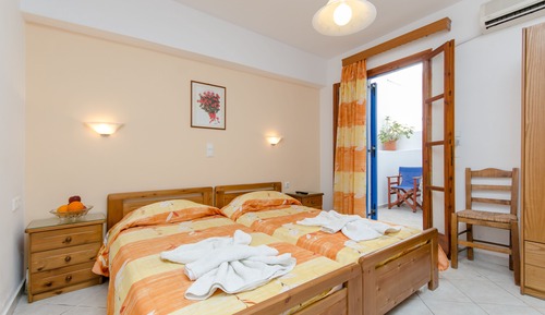 Economy Double Room, Basement