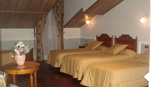 Quintuple Room