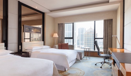 Club Room, 2 Twin Beds, City View