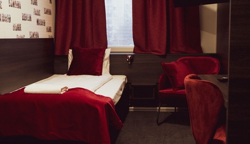 Single Room, Private Bathroom