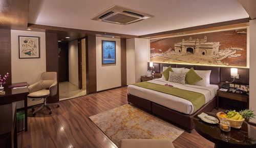 Royal Club Room