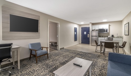 Suite, 1 King Bed, Non Smoking, Kitchenette (with Single Sofabed)
