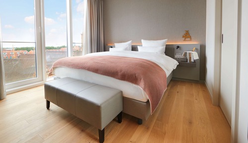 Suite, Balcony