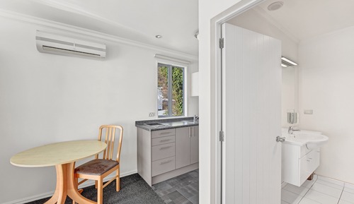 Superior Studio, 1 King Bed, Accessible