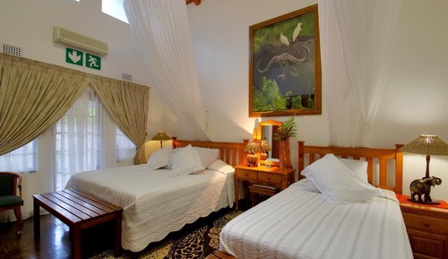 Luxury Room with King Size & 3/4 Bed