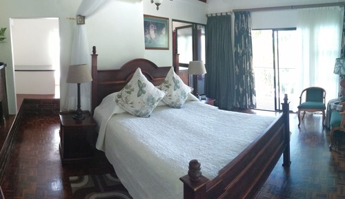 Luxury Queen Size Bedroom