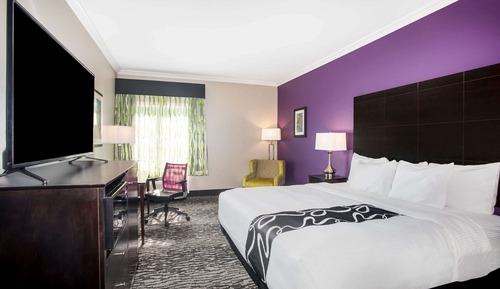 Room, 1 King Bed, Accessible, Non Smoking (Mobility,Hearing,Tub w/Grab Bars)