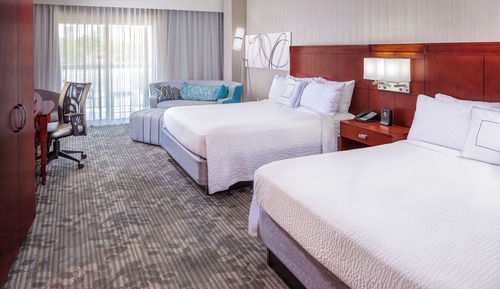 Deluxe Queen Room with Two Queen Beds