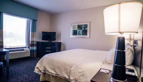 1 KING BED NONSMOKING