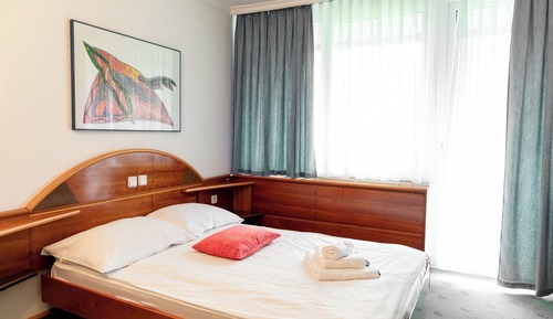 Single Room, Balcony