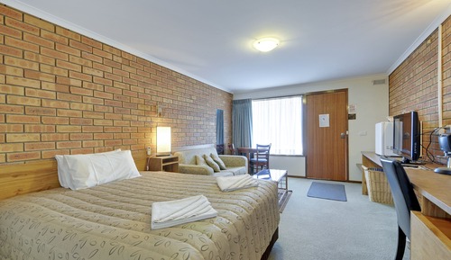 Deluxe Spa Room