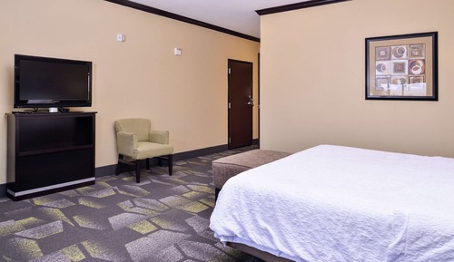 Suite, 1 King Bed, Accessible, Non Smoking
