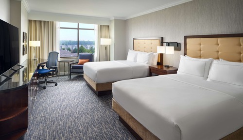 Classic Room, 2 Queen Beds, Accessible, Bathtub