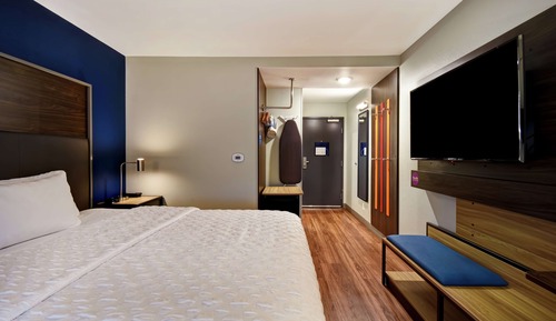 Room, 1 King Bed, Accessible (Hearing)