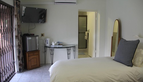 Deluxe Double or Twin Room (Versailles)