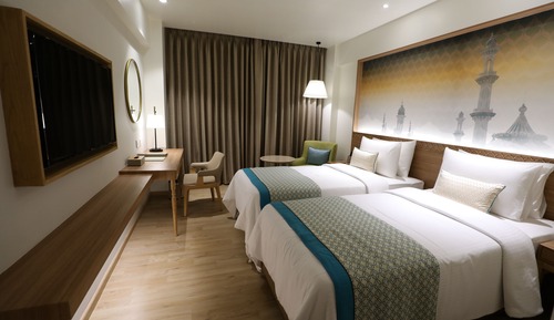 Superior Room, 2 Twin Beds, City View