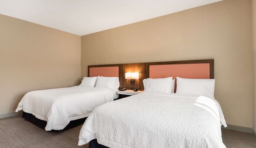 Room, 2 Queen Beds, Accessible, Bathtub (Mobility & Hearing)