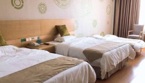 Deluxe Family Room